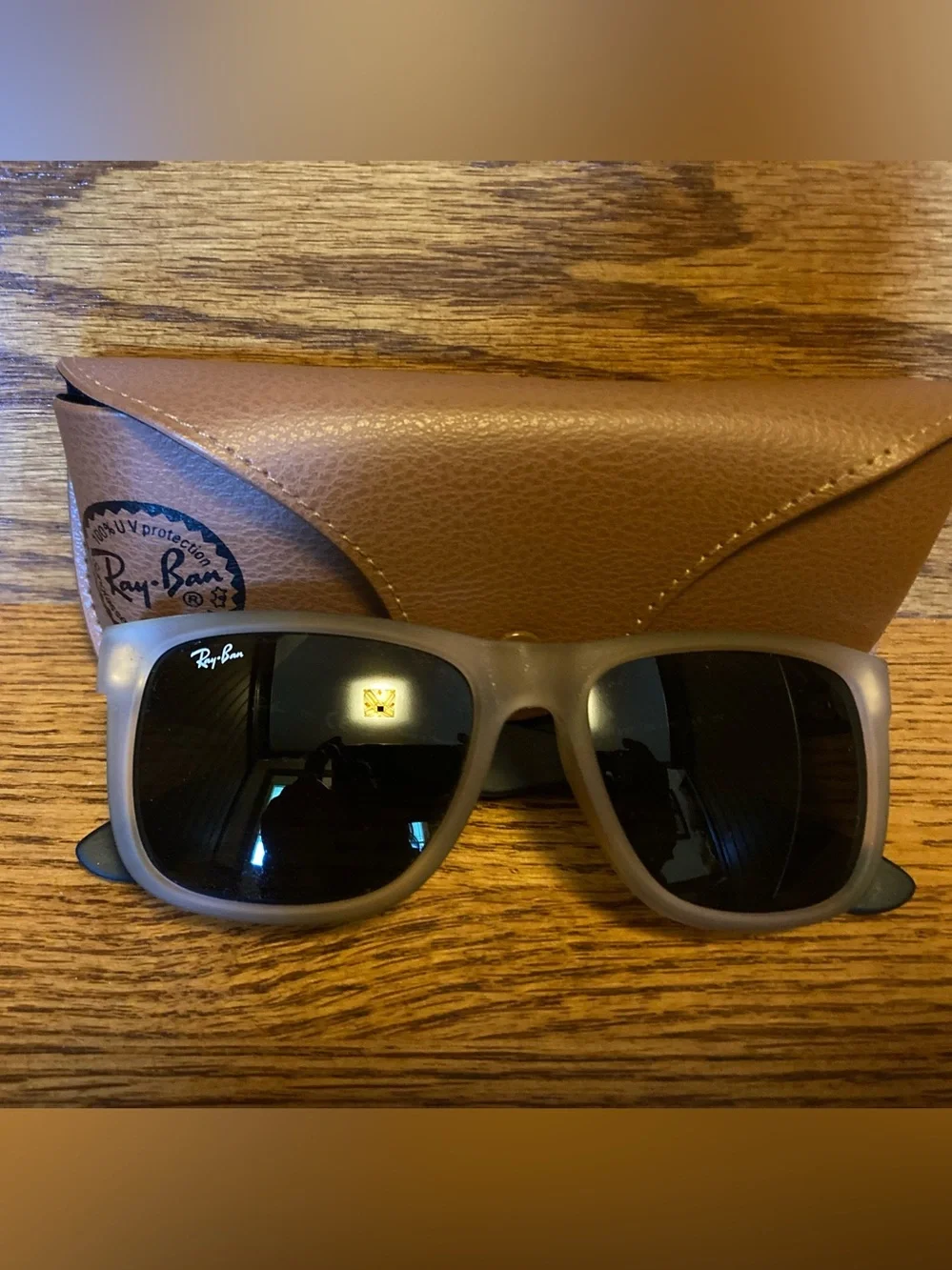 Ray Bans RB4165 Justin 6512/87 Gray/Black Lightly Used